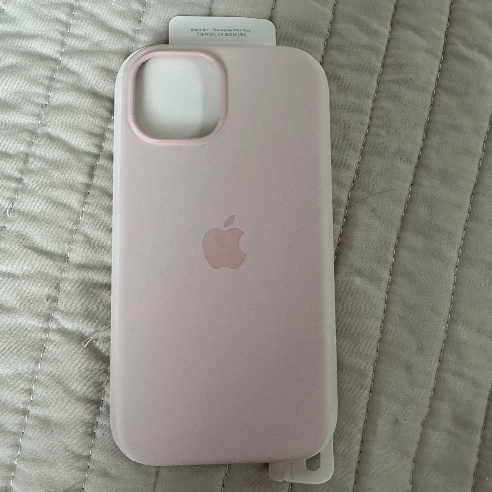 Apple light pink Iphone 15 phone case